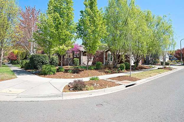 630 Camino Claire St — Photo 9