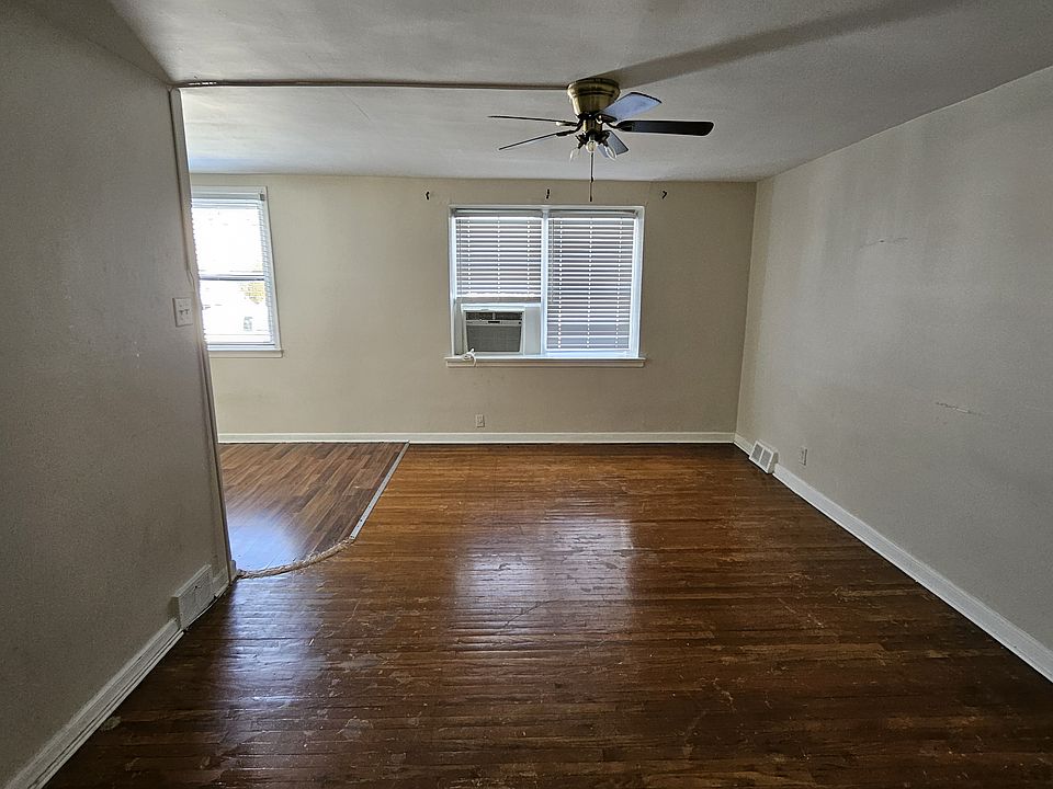 2nd image of 2134 Glenview St Floor 1