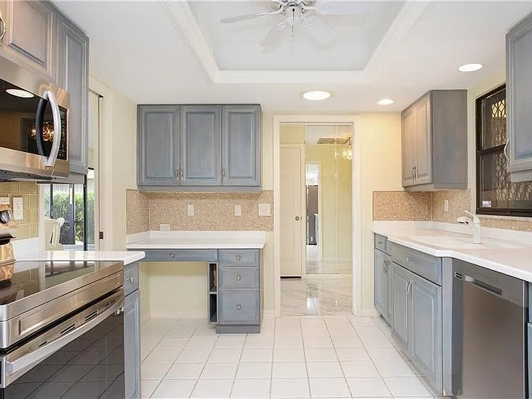 319 Reynolds Ct #M-12 — Photo 1