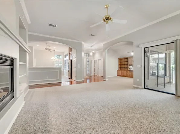 10104 Southpoint Ct, Denton, TX 76207