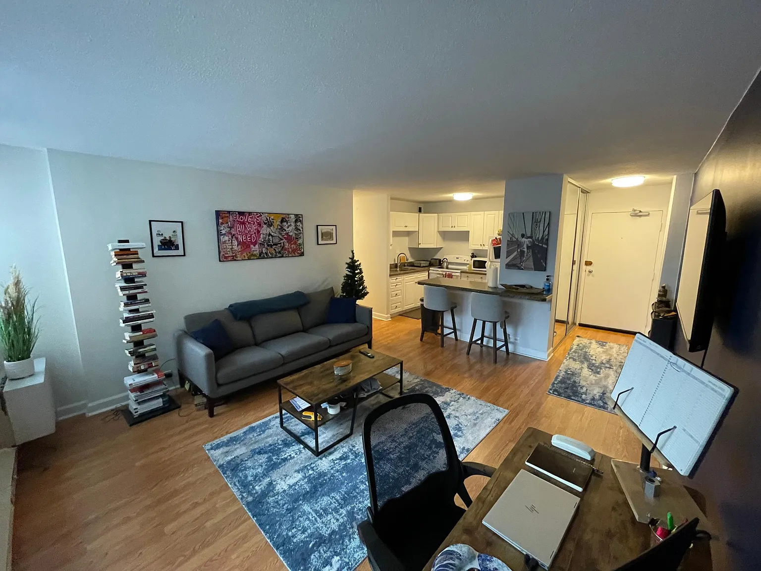 2740 N Pine Grove Ave — Photo 4