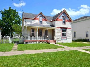 412 Winnebago St, Decorah, IA 52101