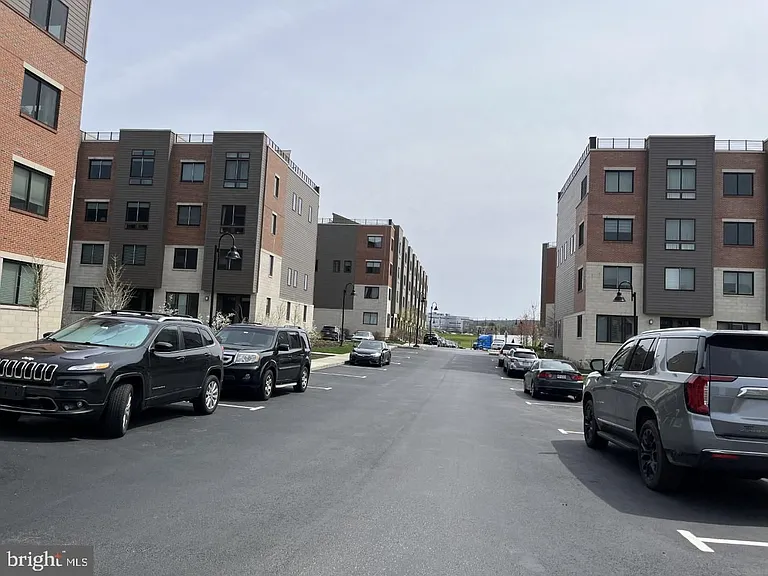 916 Lakeview Ct #36 — Photo 38