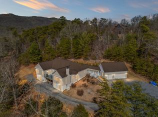 111 Oakview Dr, Bentonville, VA 22610