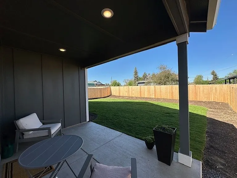710 NE Rickenbacker Rd — Photo 22