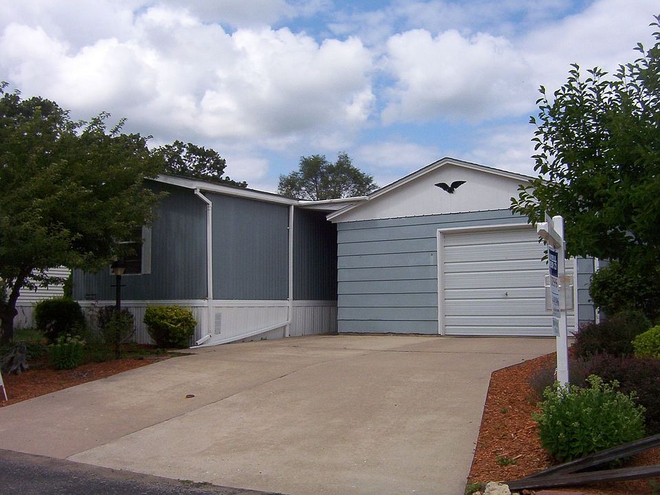 1st image of 128 Falling Creek Cir