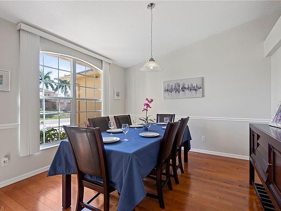 5th image of 1504 SE 5th Ct