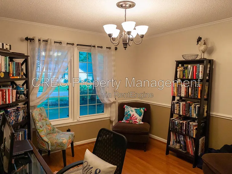 114 Queensbury Cir — Photo 12