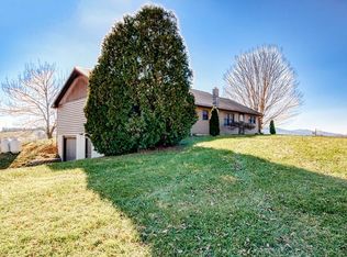 187 Mink Dr, Max Meadows, VA 24360