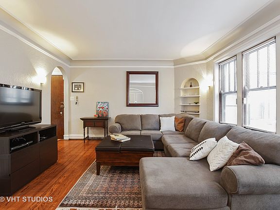 3rd image of 1217 W Granville Ave APT 1A