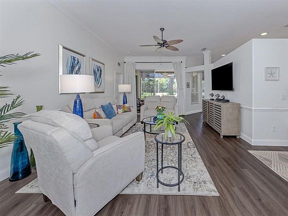 5th image of 535 Fallbrook Dr