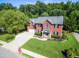 8332 Harbor Cove Dr, Knoxville, TN 37938