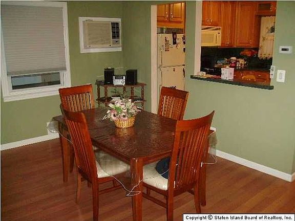 4th image of 132 Tysens Ln