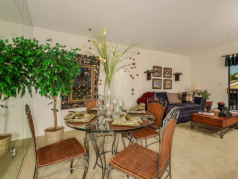 Hunters Glen Apartments — Photo 12