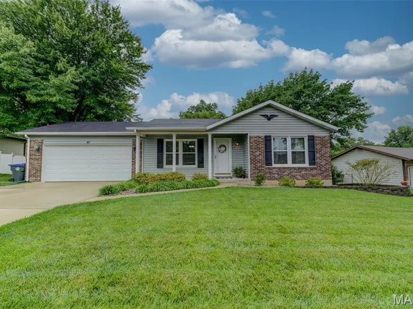 47 W Douglas Dr, Saint Peters, MO 63376