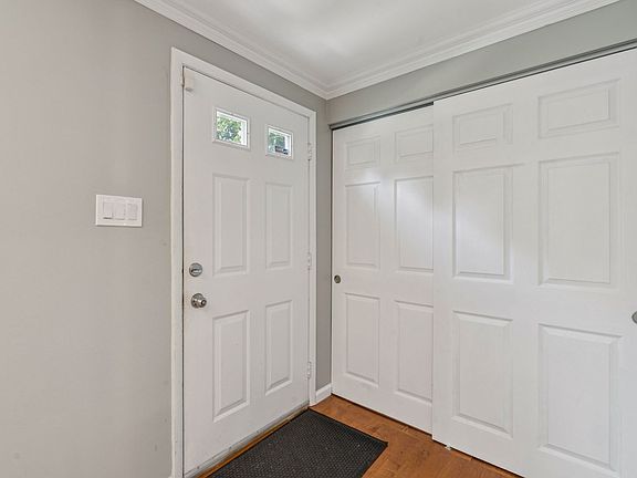 4th image of 6804 Hutchison St