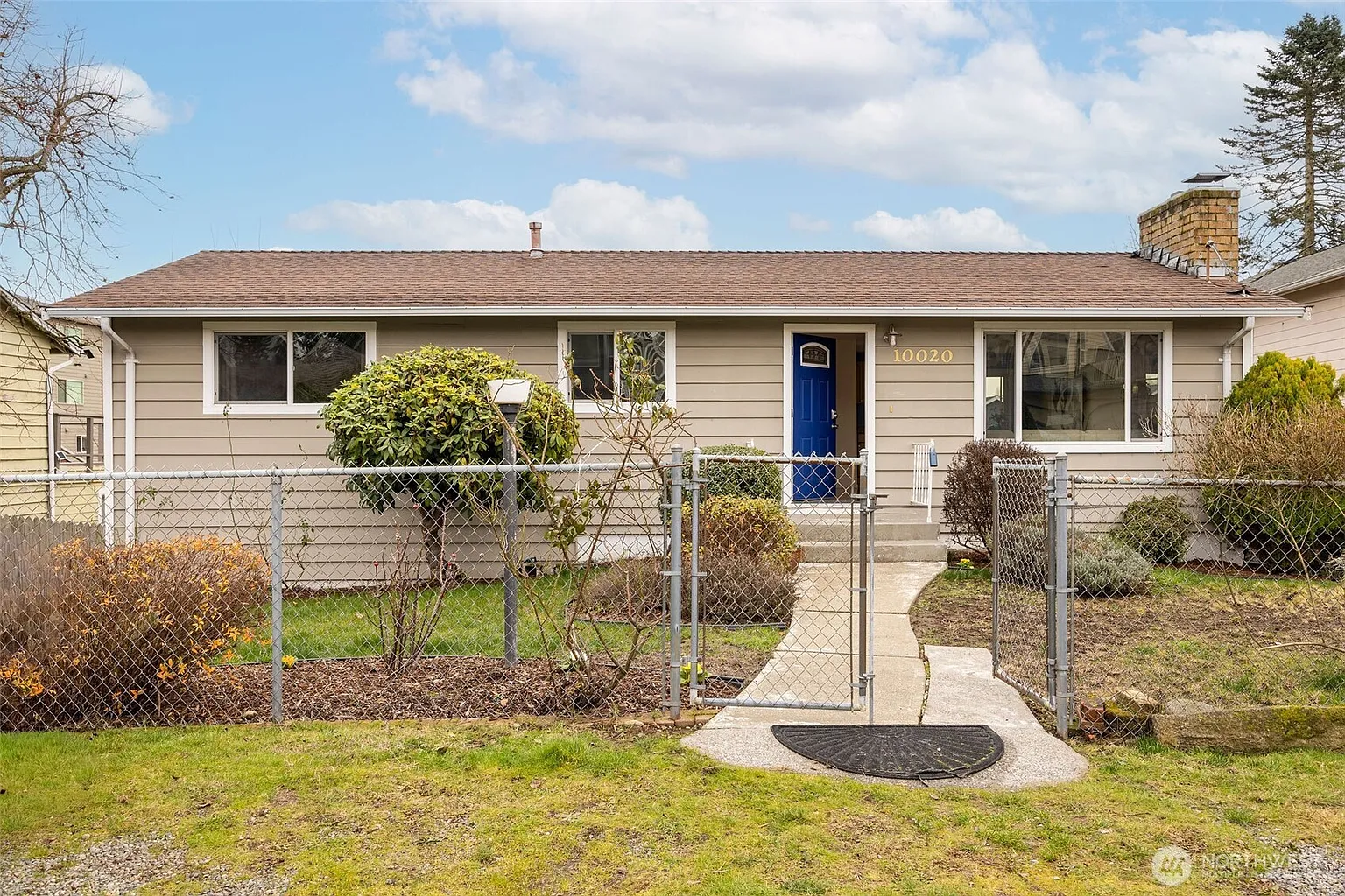 10020 18th Avenue SW photo 1