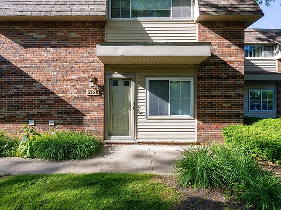 3rd image of 533 Longshore Dr #B-1