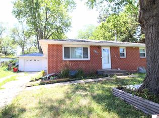 6927 Holdrege St, Lincoln, NE 68505