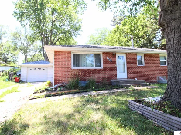 6927 Holdrege St, Lincoln, NE 68505