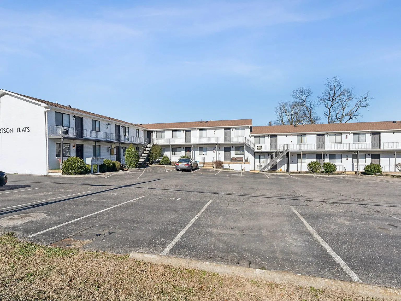 Robertson Avenue Flats — Photo 4