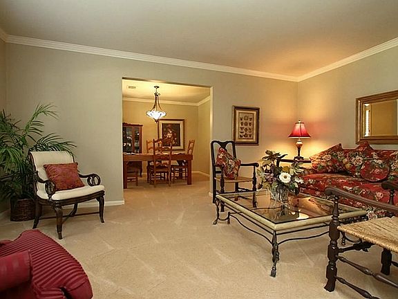 Large living room with beautiful crown molding