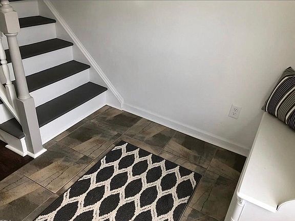 2nd image of 654 Aubrey Dr