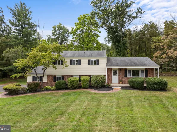 3106 Kingsward Rd, Pennsburg, PA 18073