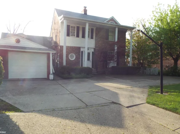 28916 Jefferson Ave, Saint Clair Shores, MI 48081