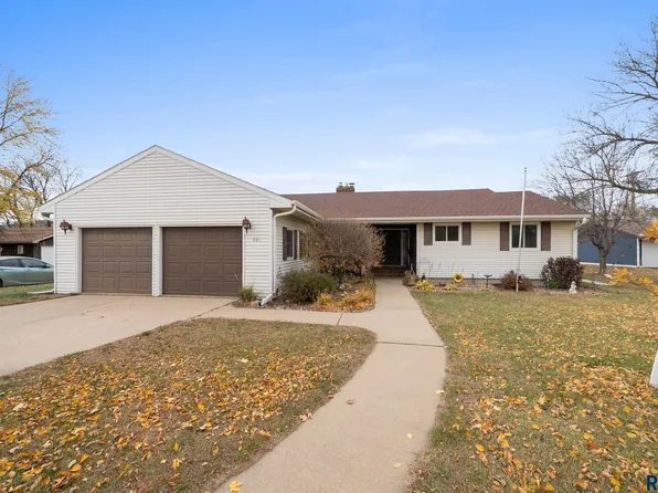 501 E 4th St, Parker, SD 57053