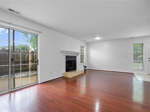 5th image of 264 Ferdinand Cir