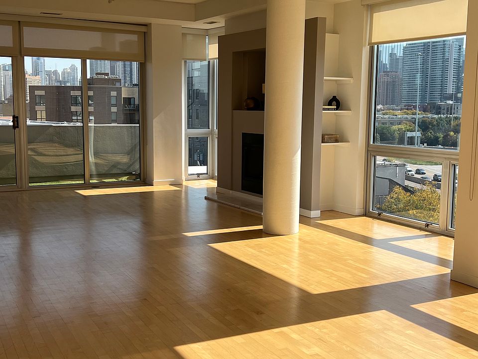 1st image of 1035 W Huron St APT 602