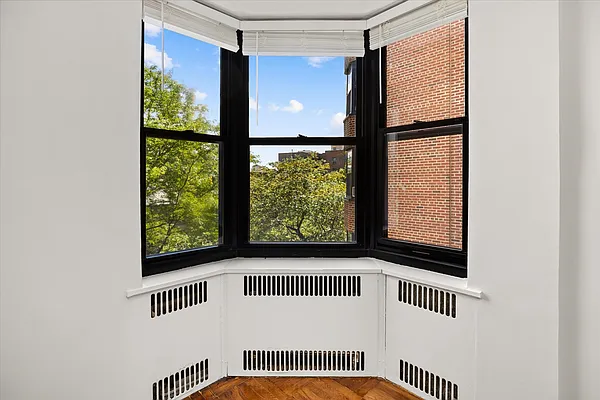 Living room, photo 1