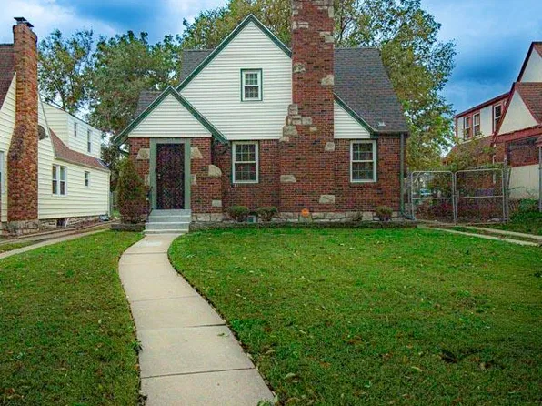 2305 E Meyer Blvd, Kansas City, MO 64132
