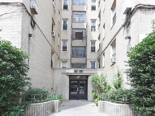 2191 Bolton Street image 12 of 12