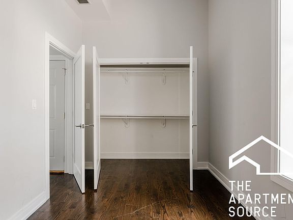3rd image of 2648 W Augusta Blvd #2REAR