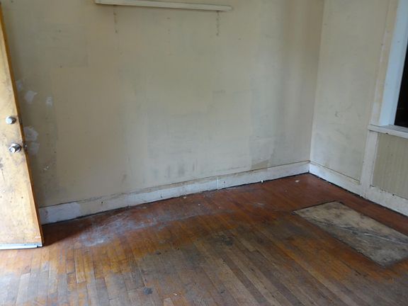 2nd image of 439 NE Atlantic Ave