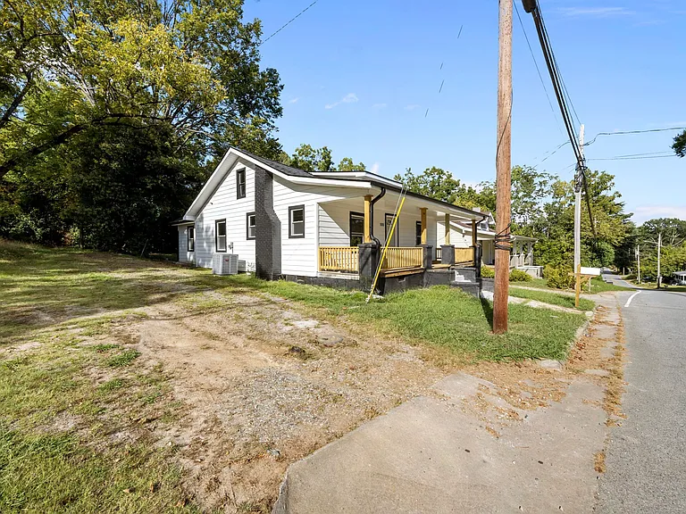 1005 E Russell Ave — Photo 26