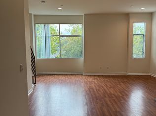 12104 Huston St APT 118, Valley Village, CA 91607