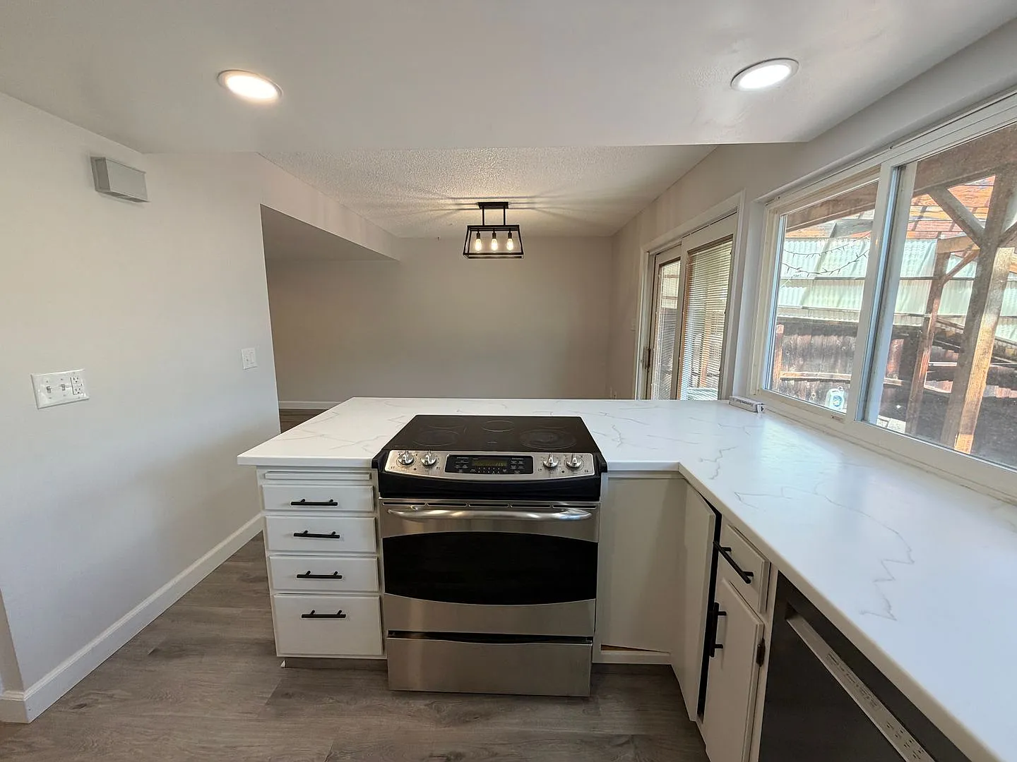 Stunning Upgraded 3-Bedroom Home with Private Patio & Greenbelt Setting — Photo 4