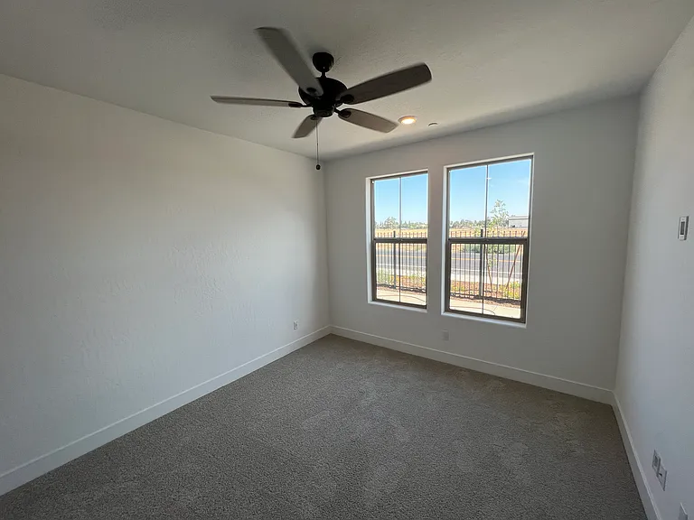 502 W Mahogany Ln — Photo 14