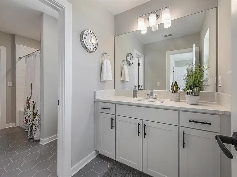4402 W Gray St #1 — Photo 34