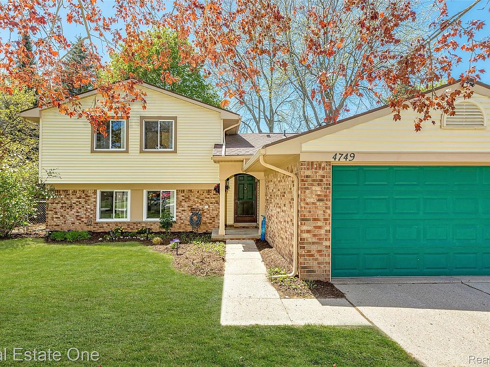 1st image of 4749 Parkridge Dr