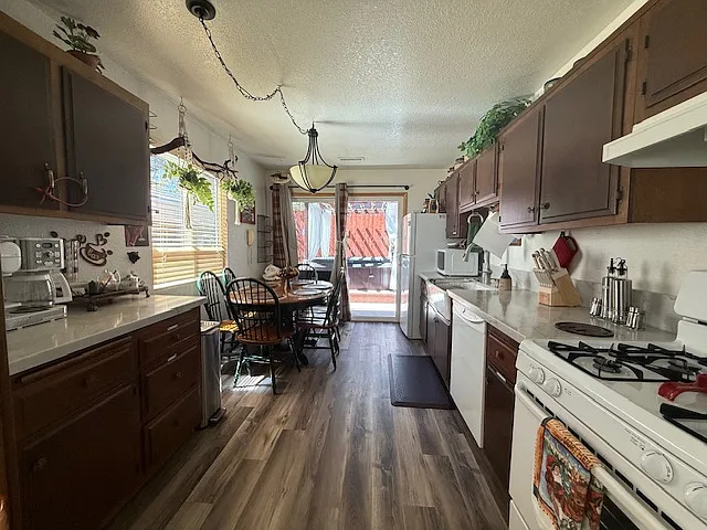 1005 N Michael Ave — Photo 9