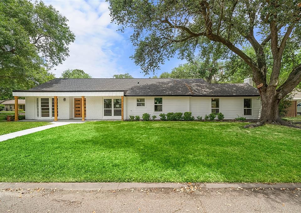 1st image of 10613 Willowisp Dr
