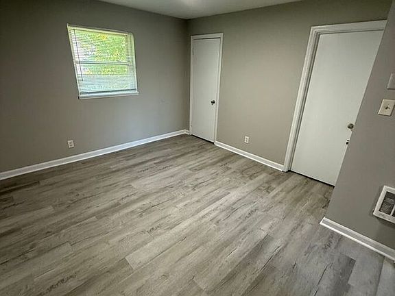 4th image of 2021 Cambridge Dr #38