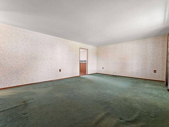 5th image of 756 Imperial Rd