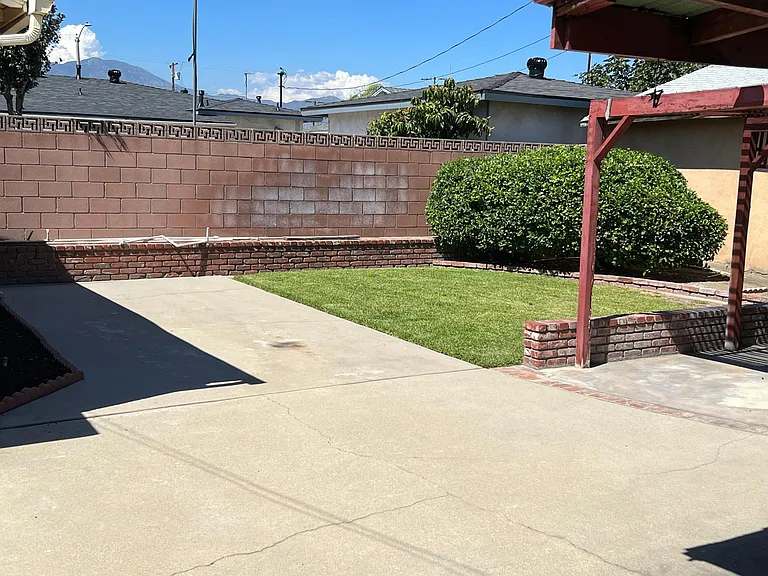 10563 Emery St — Photo 29
