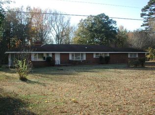 1612 Youngs Mill Rd, Greensboro, NC 27406
