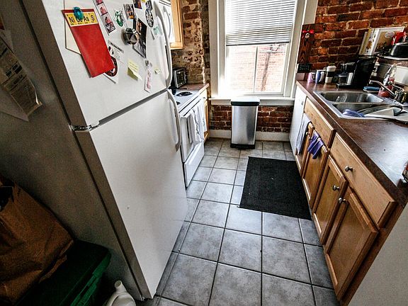 2nd image of 824 W Broad St #2E